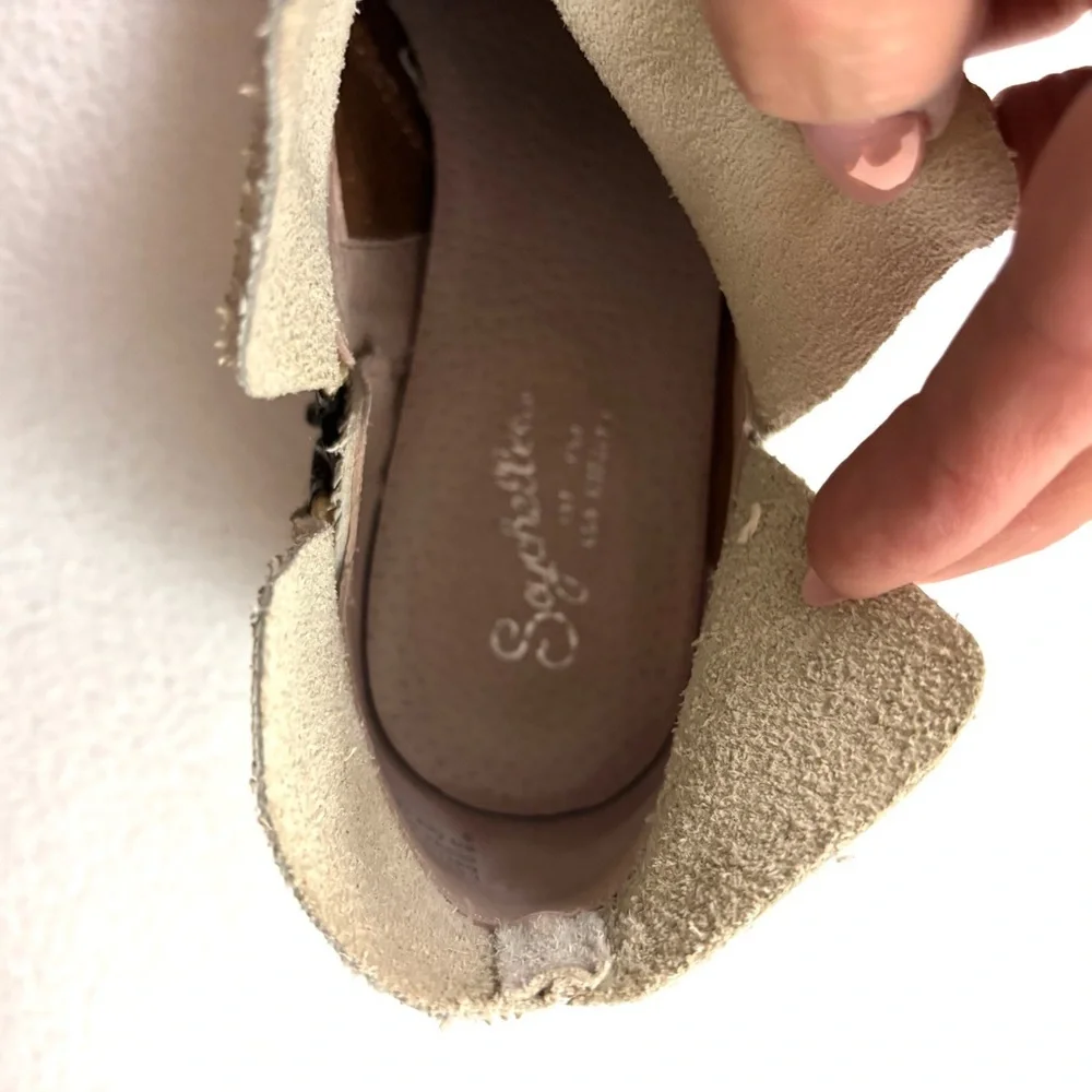 Seychelles Cream Towel Leather SuedeTexture Almond Toe Zip Ankle Booties (9)‎
